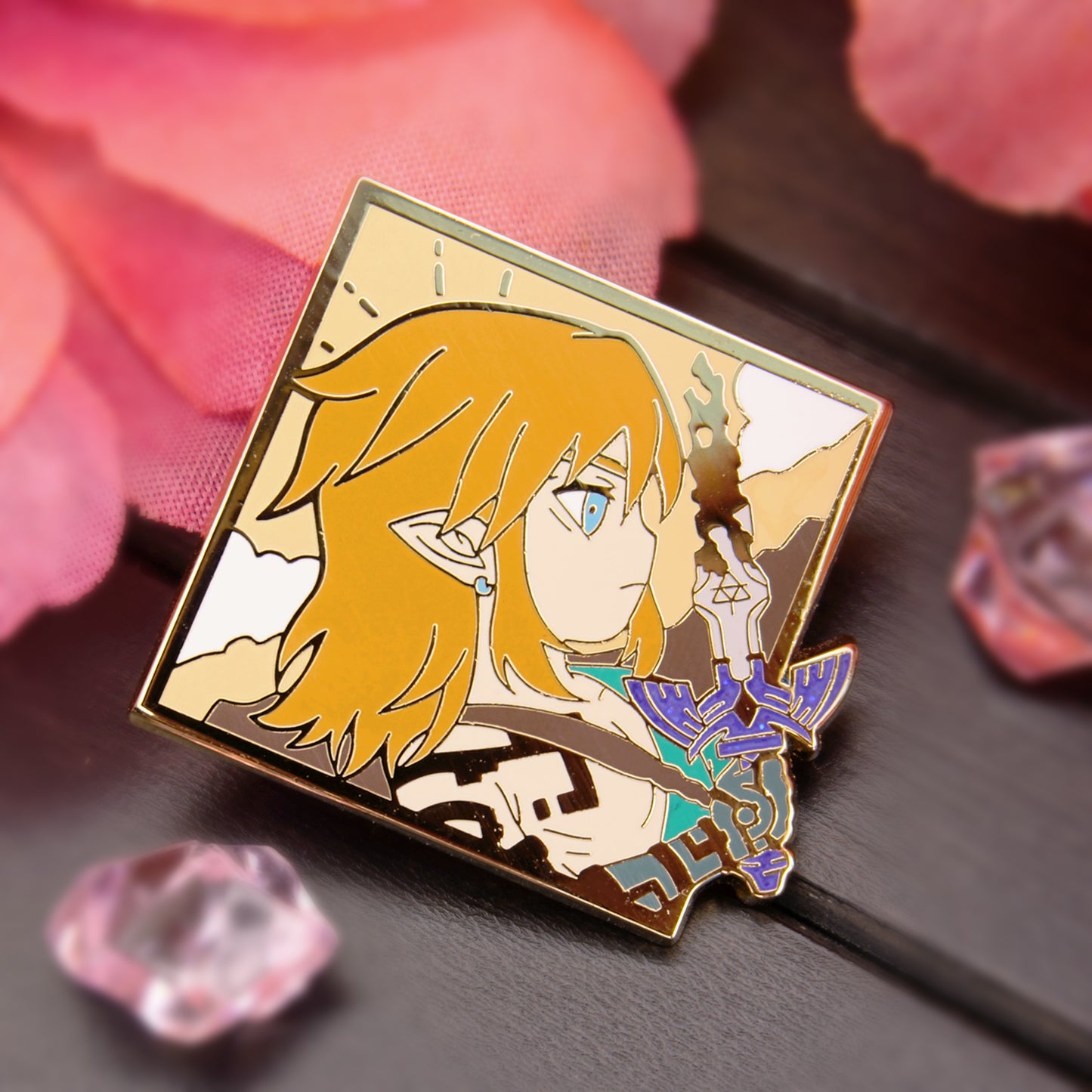 PRINCESS'S SWORDSMAN ARCHAIC TUNIC DIAMOND ENAMEL PIN